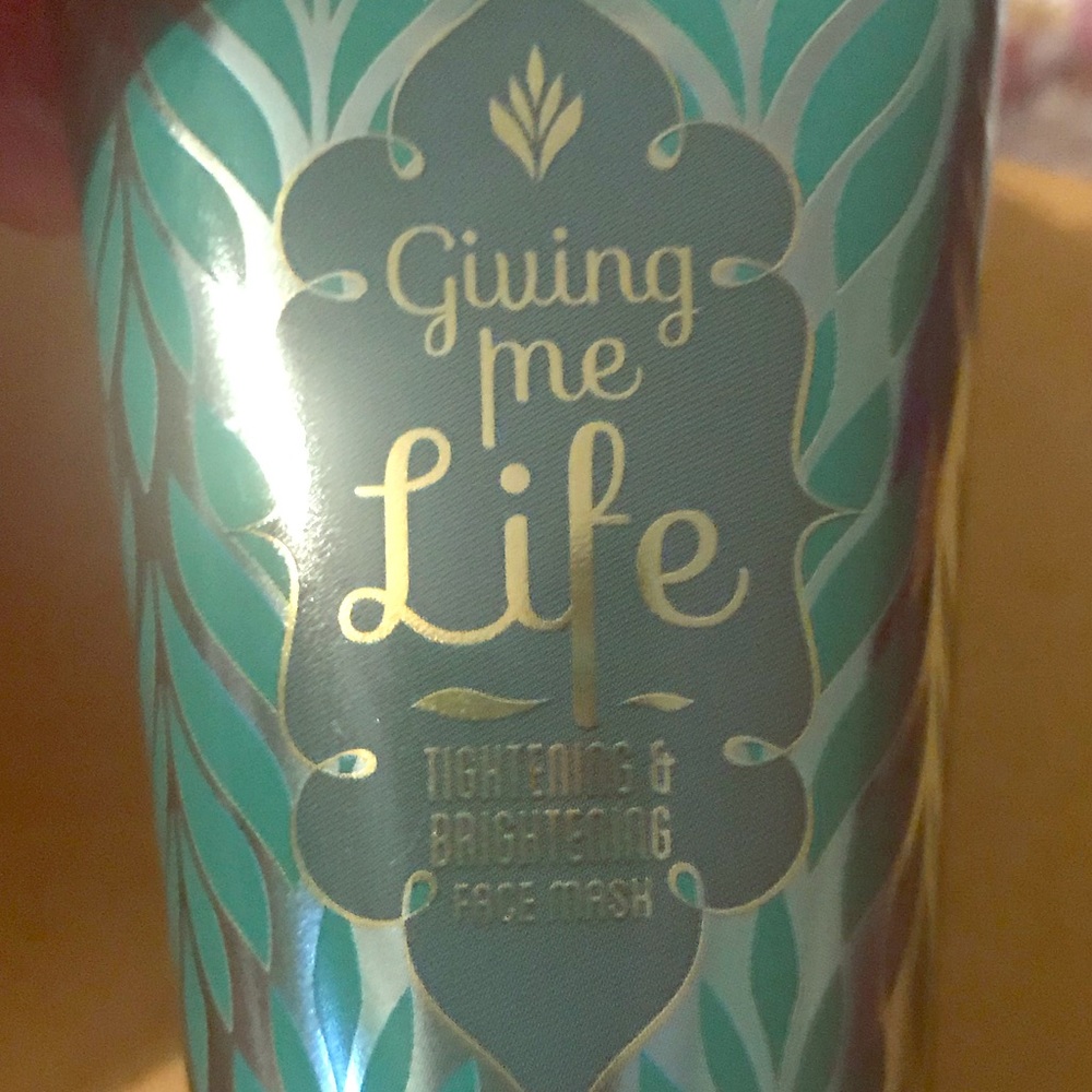 Tighten and brightening face mask